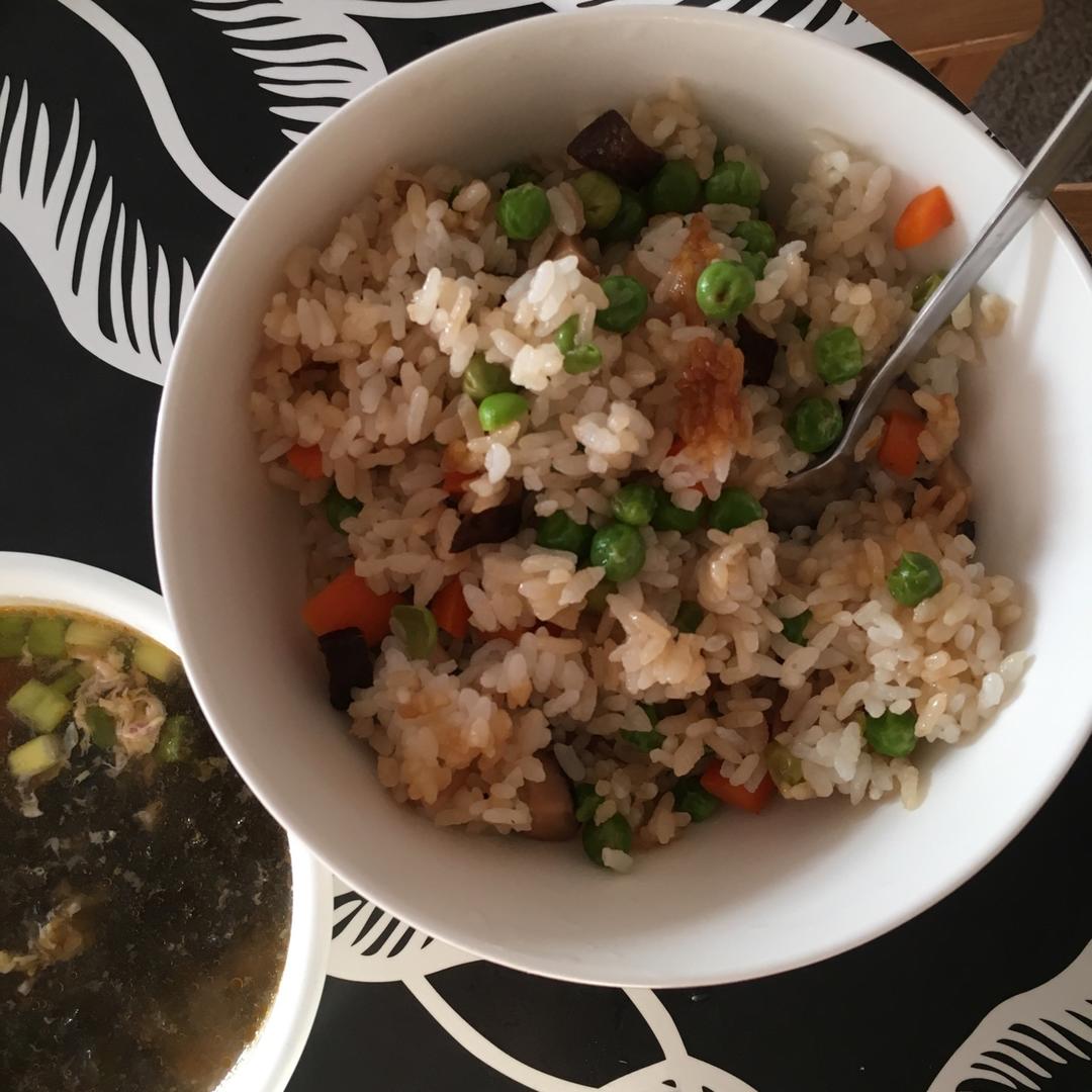 子粒粒做的麦豆饭(豌豆饭)