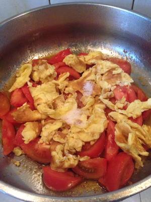 西红柿炒鸡蛋的做法 步骤10
