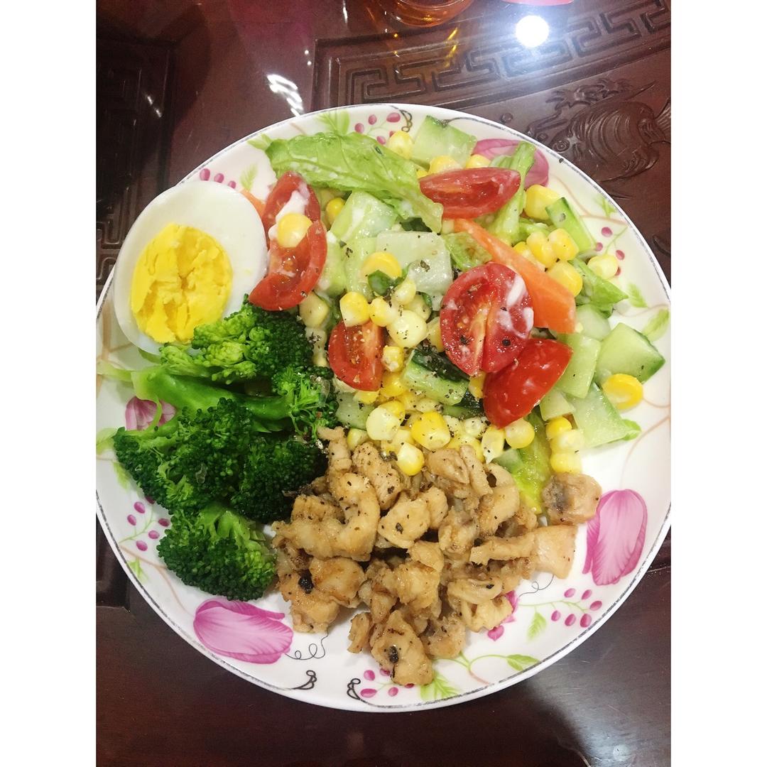 鸡肉蔬菜沙拉