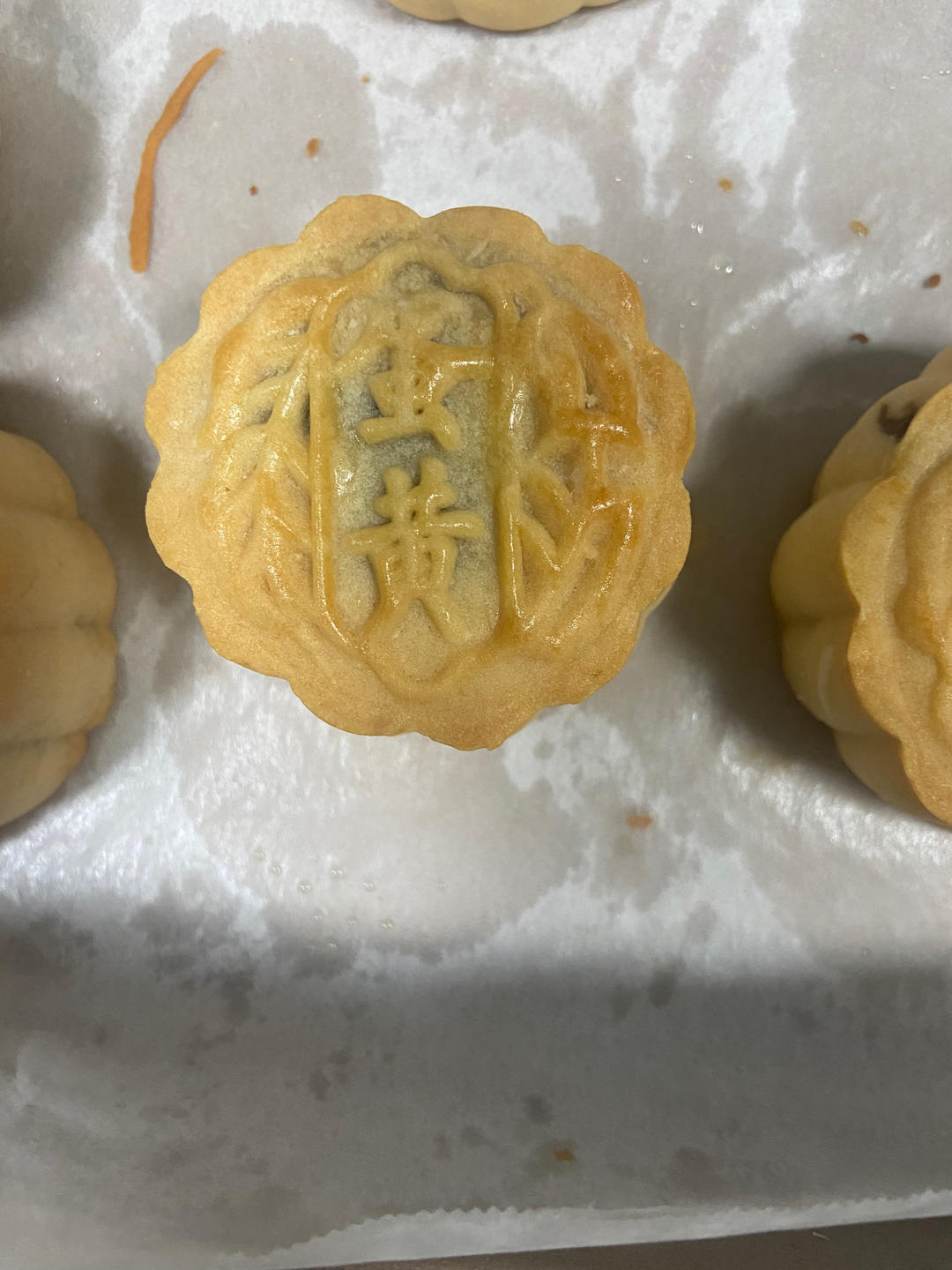 广式月饼—蛋黄莲蓉月饼