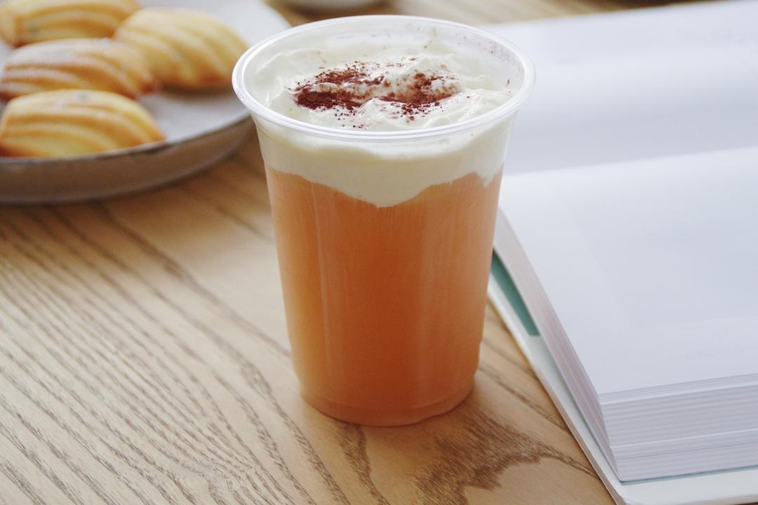 一捧造甜做的海盐芝士奶盖红茶