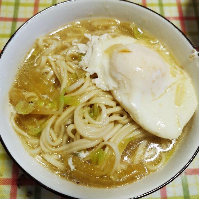 爱做饭的小子衿做的白菜面条汤荷包蛋版