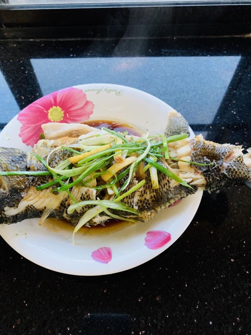 清蒸鲈鱼