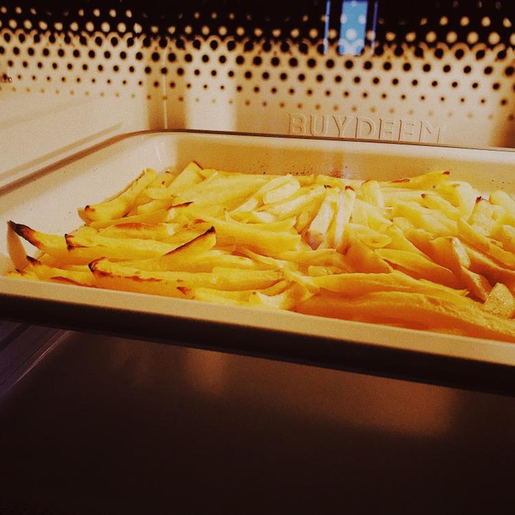 欧芹海盐烤薯条Chips with Parsley Salt——北鼎烤箱食谱