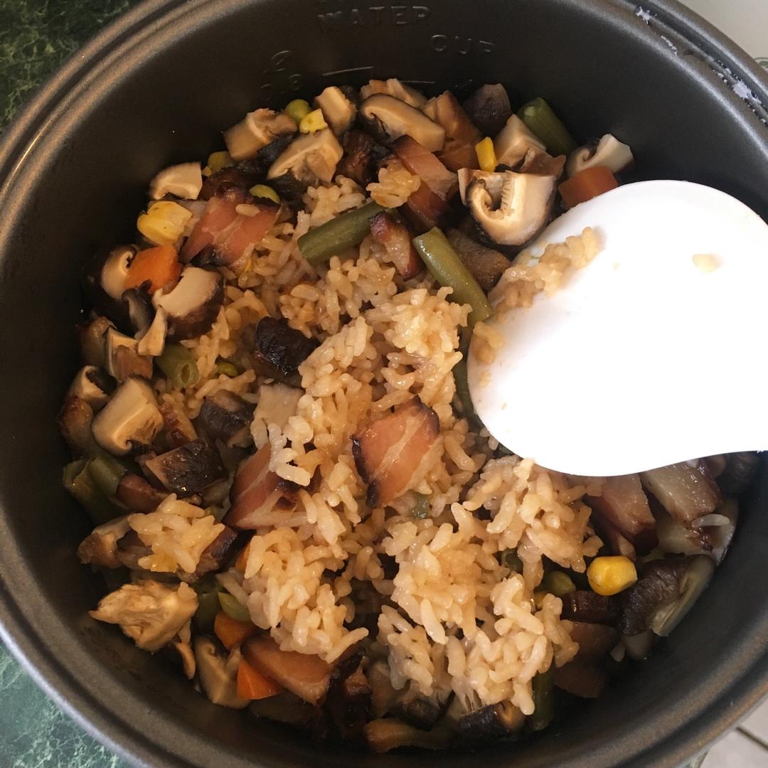 电饭锅版香菇腊肠饭