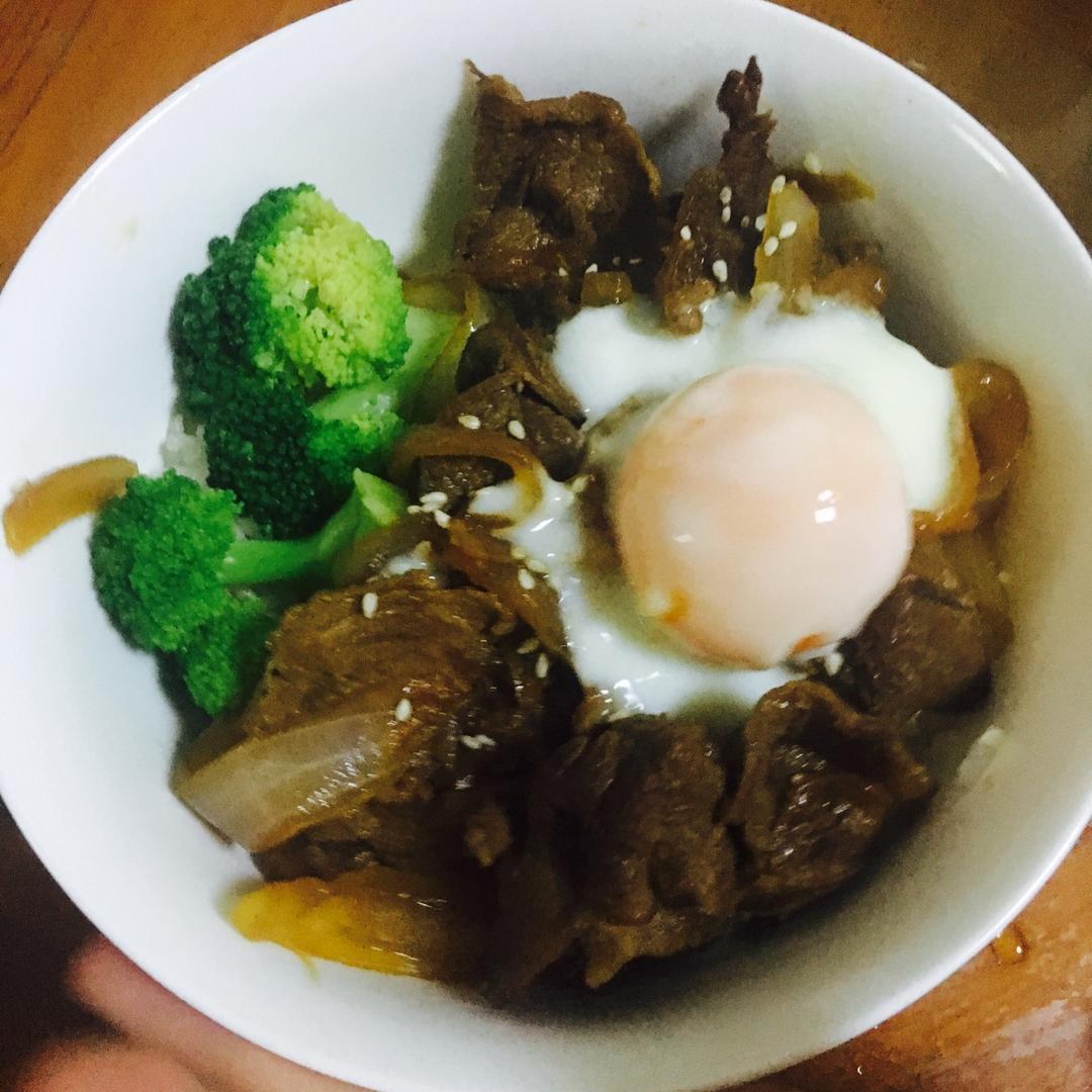 温泉蛋牛丼饭