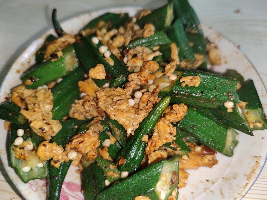 低脂低卡，好吃不胖的秋葵炒鸡蛋，巨好吃