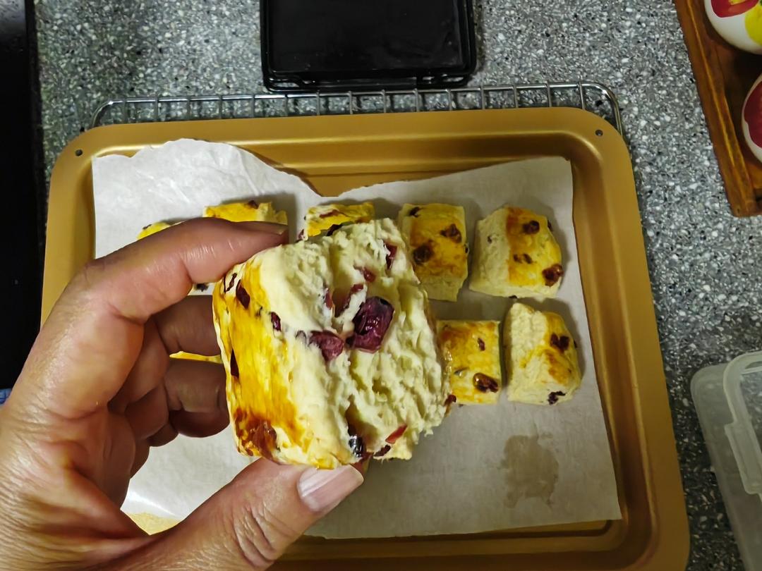 完美裂纹～百分百成功的超好吃奶香司康（禁止搬运）