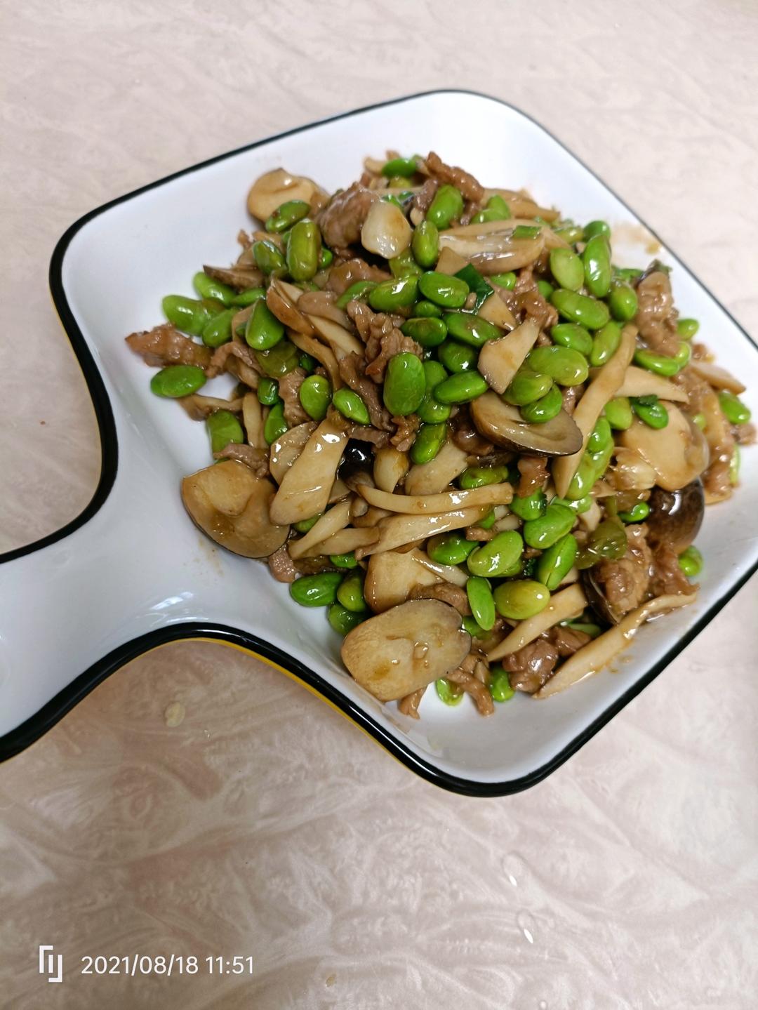 素炒外星人👽       （草菇毛豆米）