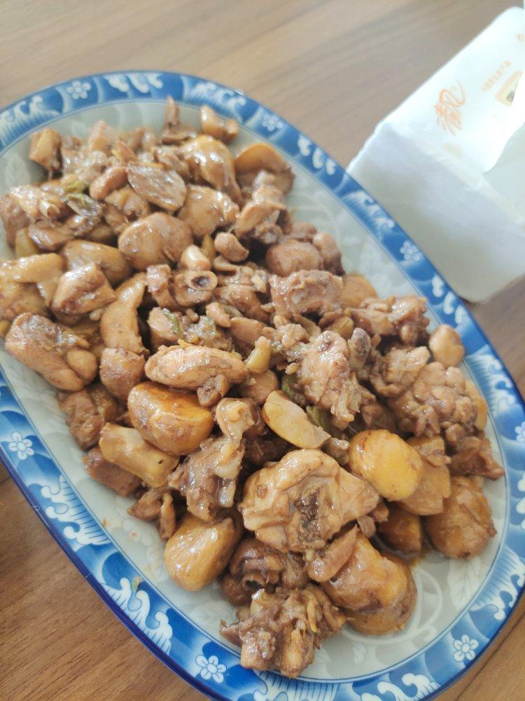 板栗烧鸡家常简单版！