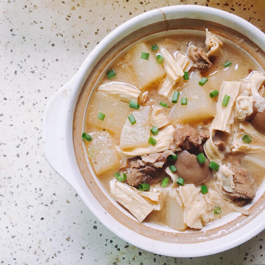 红烧羊肉萝卜煲