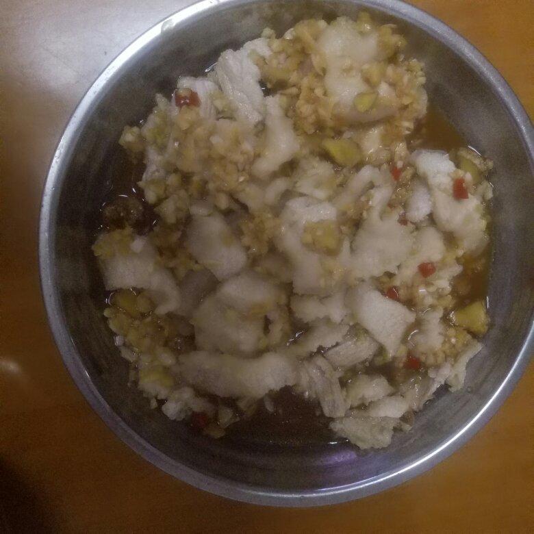 有时候，真的忍不住，搞一盘蒜泥白肉