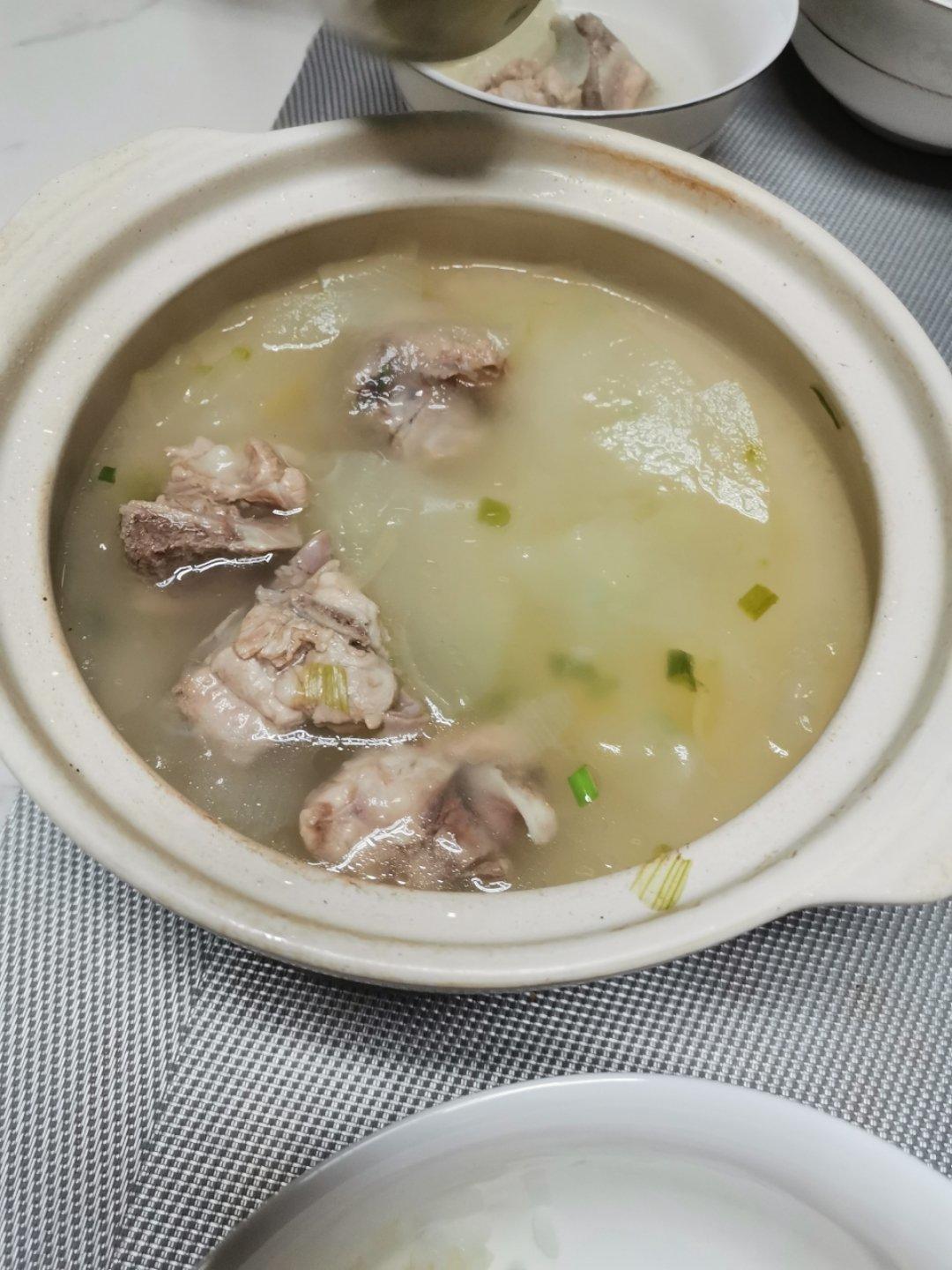 清淡又清香的冬瓜玉米排骨汤