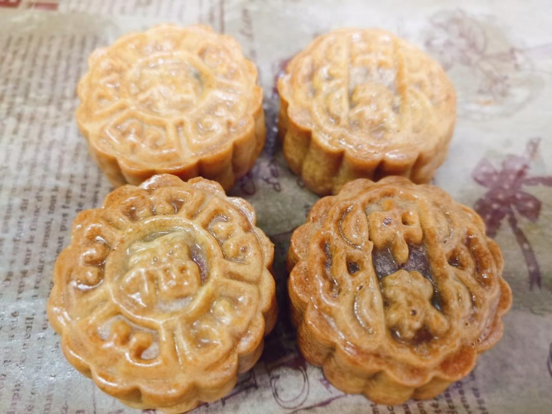 广式月饼——蛋黄莲蓉月饼