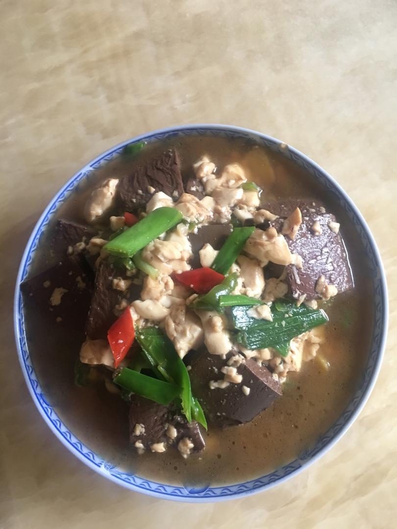 猪血炒老豆腐