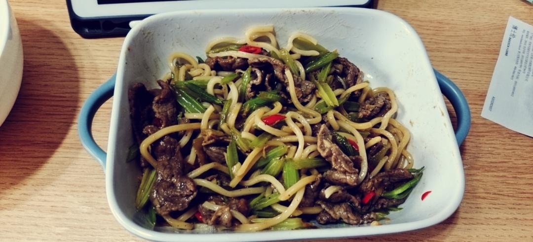 ㊙️家常菜‼️芹菜小炒牛肉‼️牛肉超级嫩滑哟