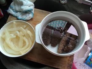 蹄筋香菇烩海参的做法 步骤1