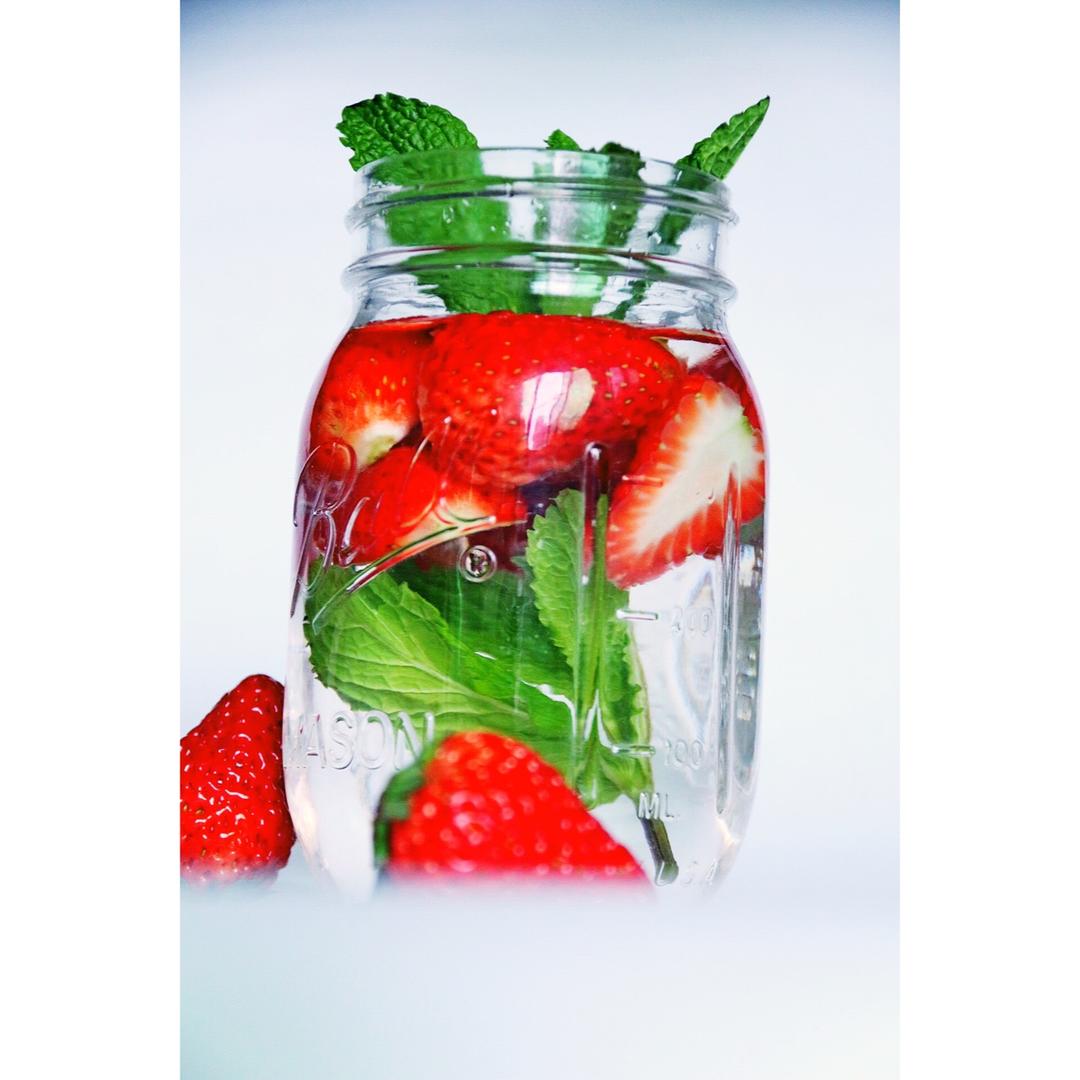 小单飞咖啡做的草莓薄荷蜂蜜饮-静的食光