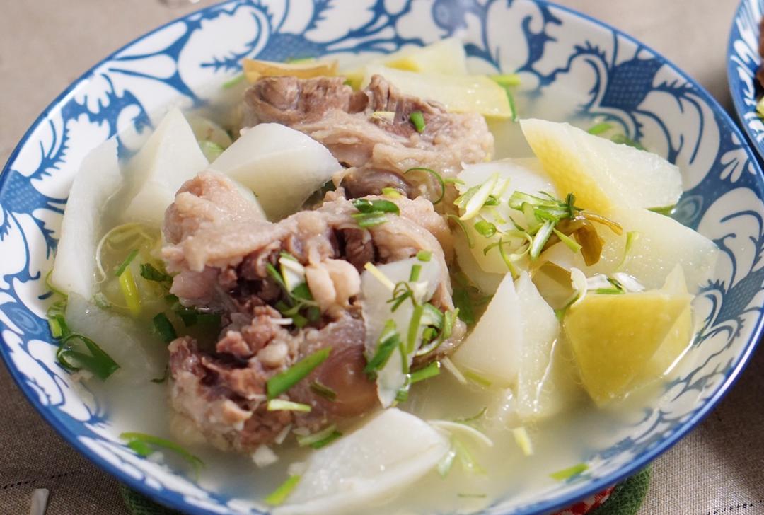 白萝卜牛尾汤