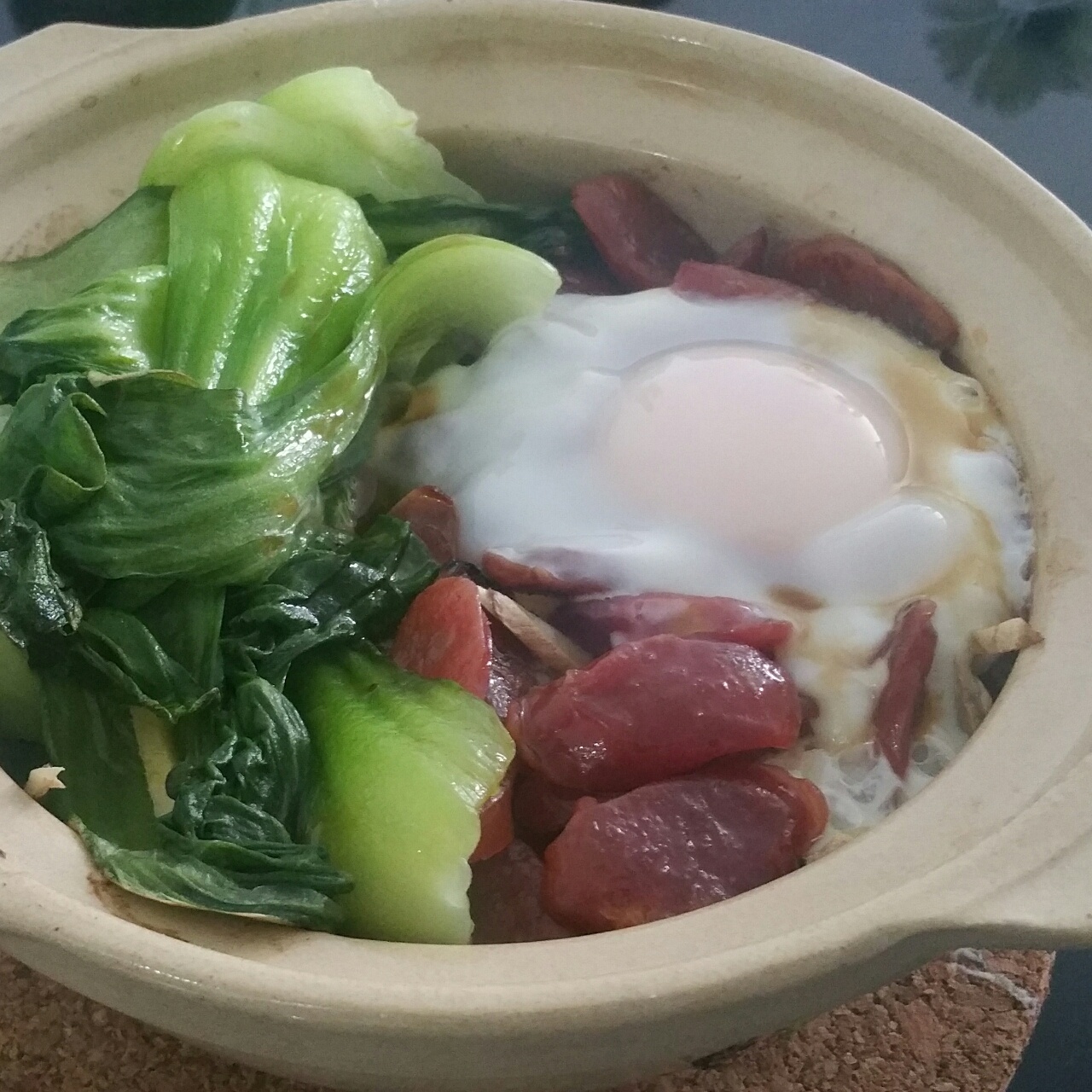 广式腊味煲仔饭