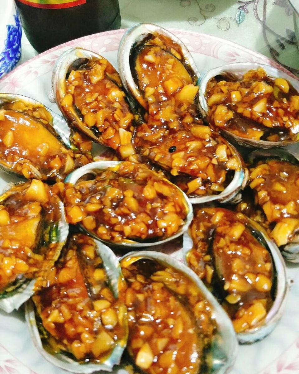 蒜蓉粉丝蒸鲍鱼
