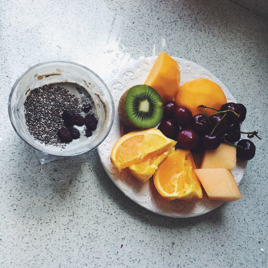 不急不躁吃早餐