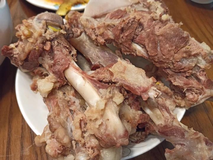炖羊骨头（内蒙人的做法）