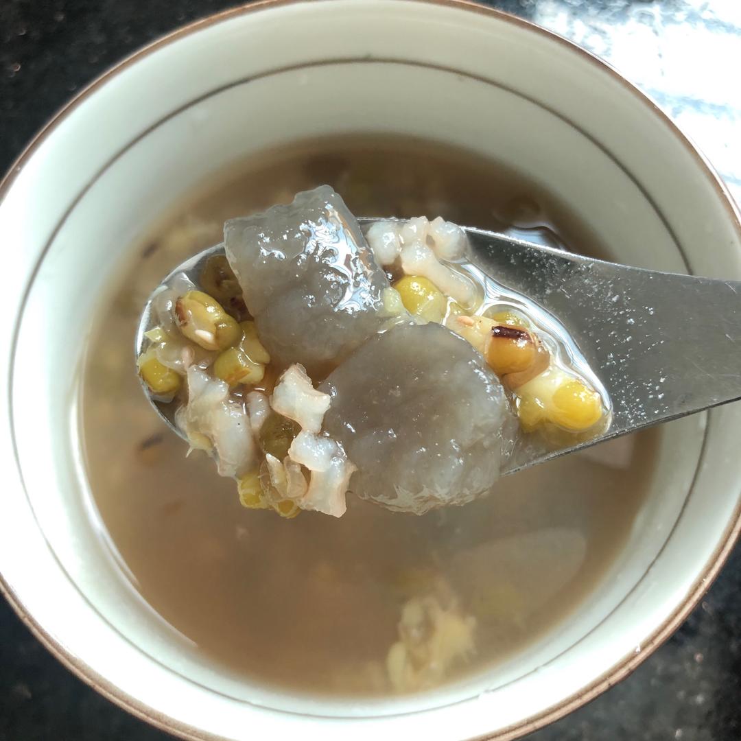 绿豆薯粉粒糖水的做法