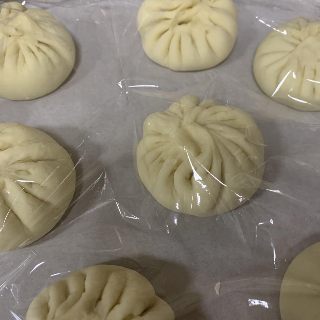 松软多汁的肉包子