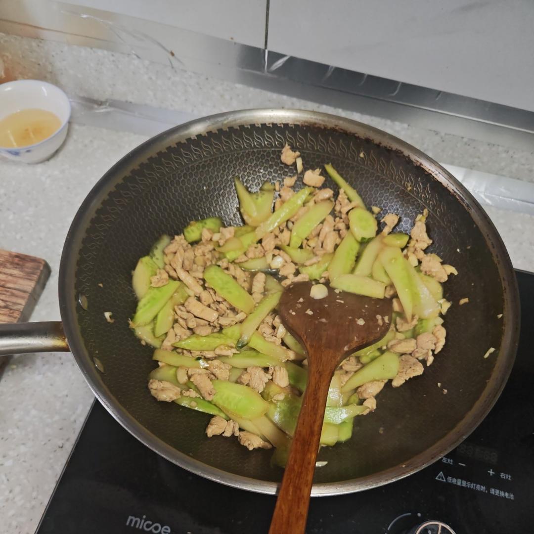 【减脂餐No.3】好吃不胖的黄瓜炒鸡丁 超简单