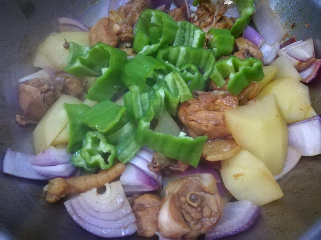 新疆特色大盘鸡（附加皮带面做法）