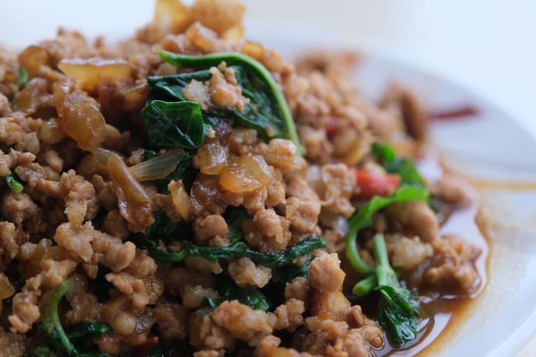 饭扫光—泰式金不换猪肉碎