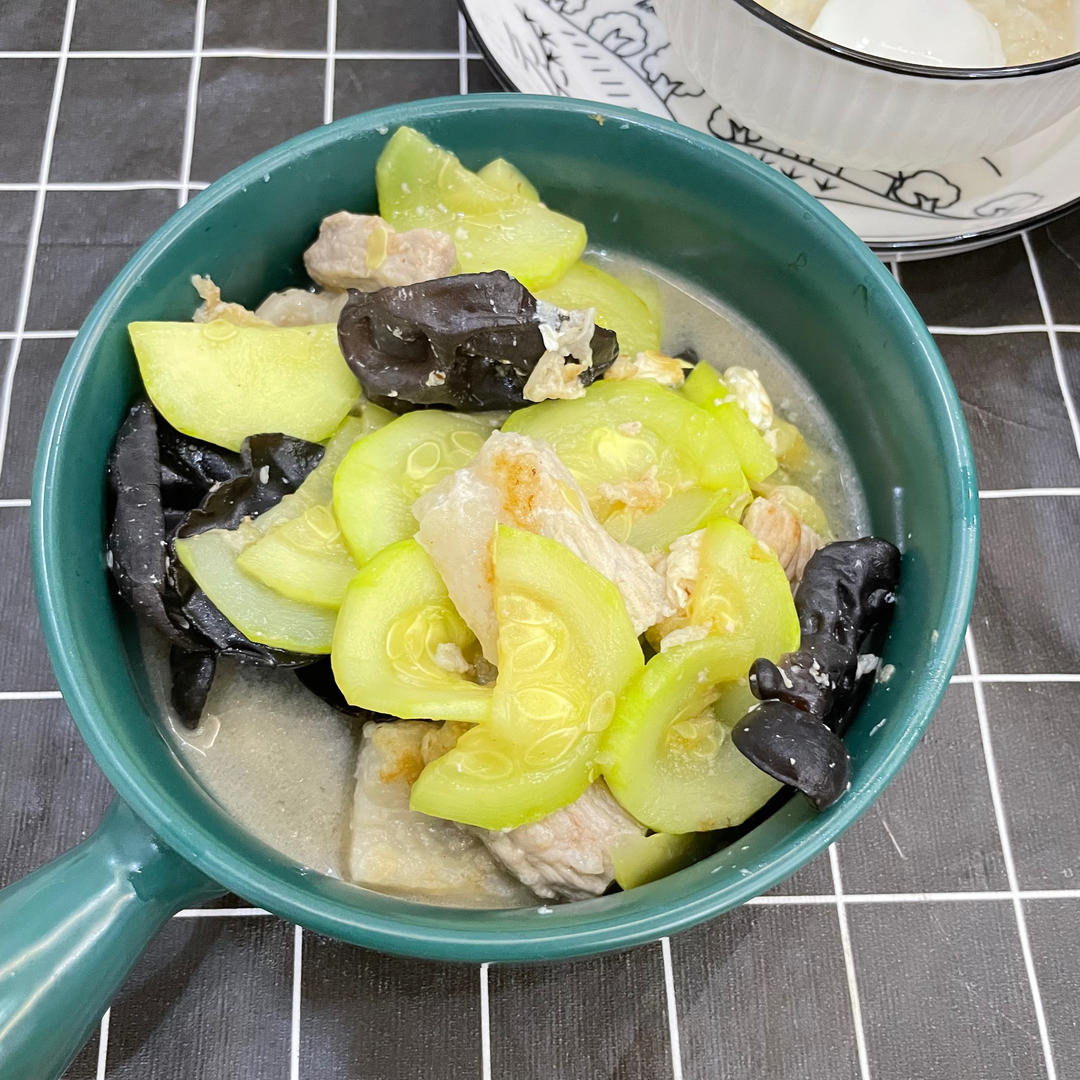 减脂又下饭的西葫芦木耳炒肉丝