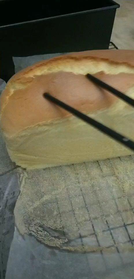 堪比柯基屁股
爆浆芝士🧀古早蛋糕