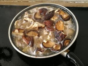 土豆香菇炖鸡的做法 步骤7