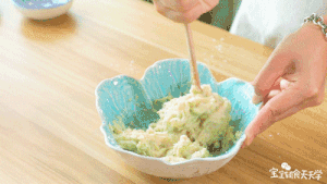 西兰花豆腐鸡肉丸 宝宝辅食天天学的做法 步骤5