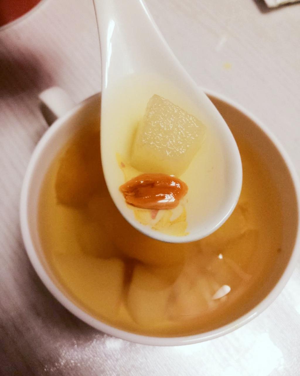土豆狂做的枇杷雪梨金桔汤