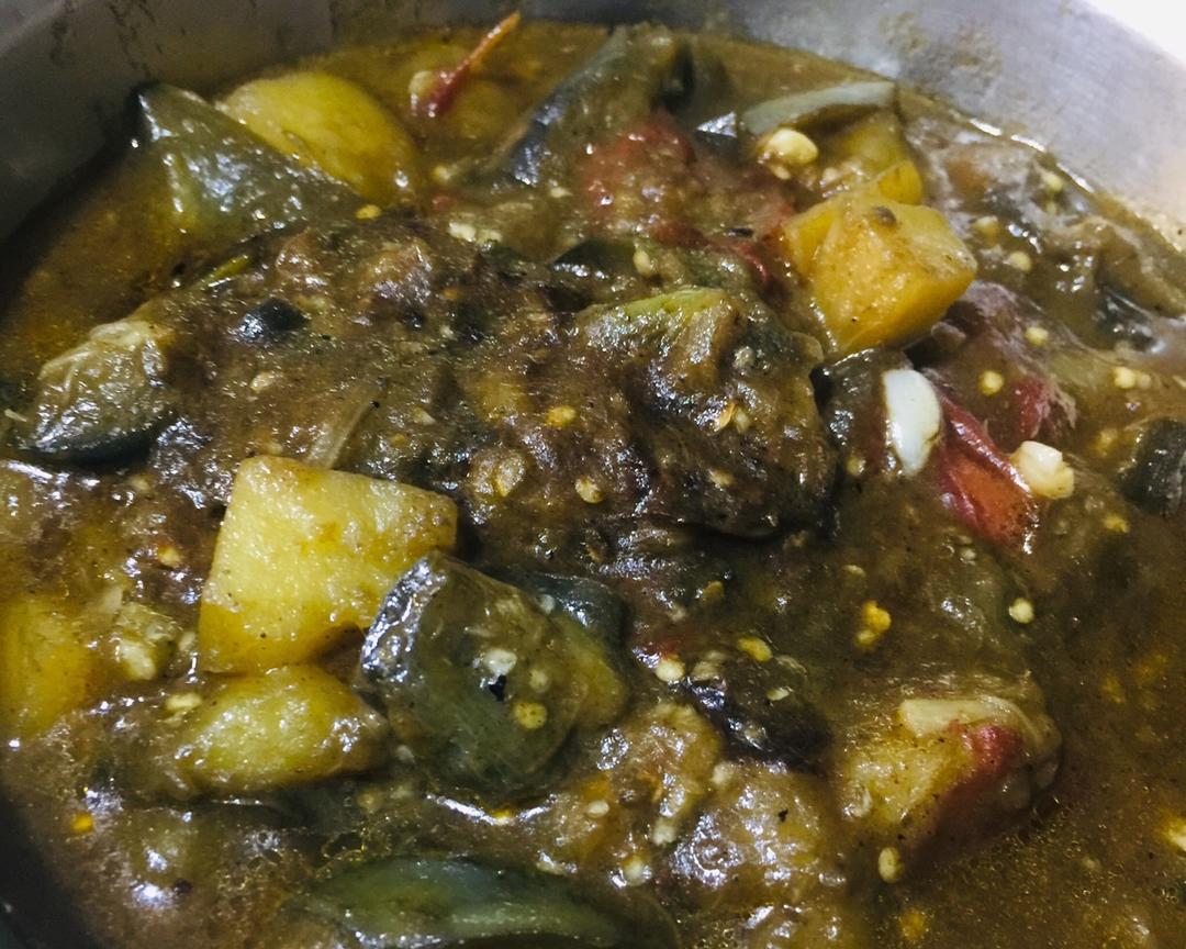 家常乱炖（土豆茄子西红柿）