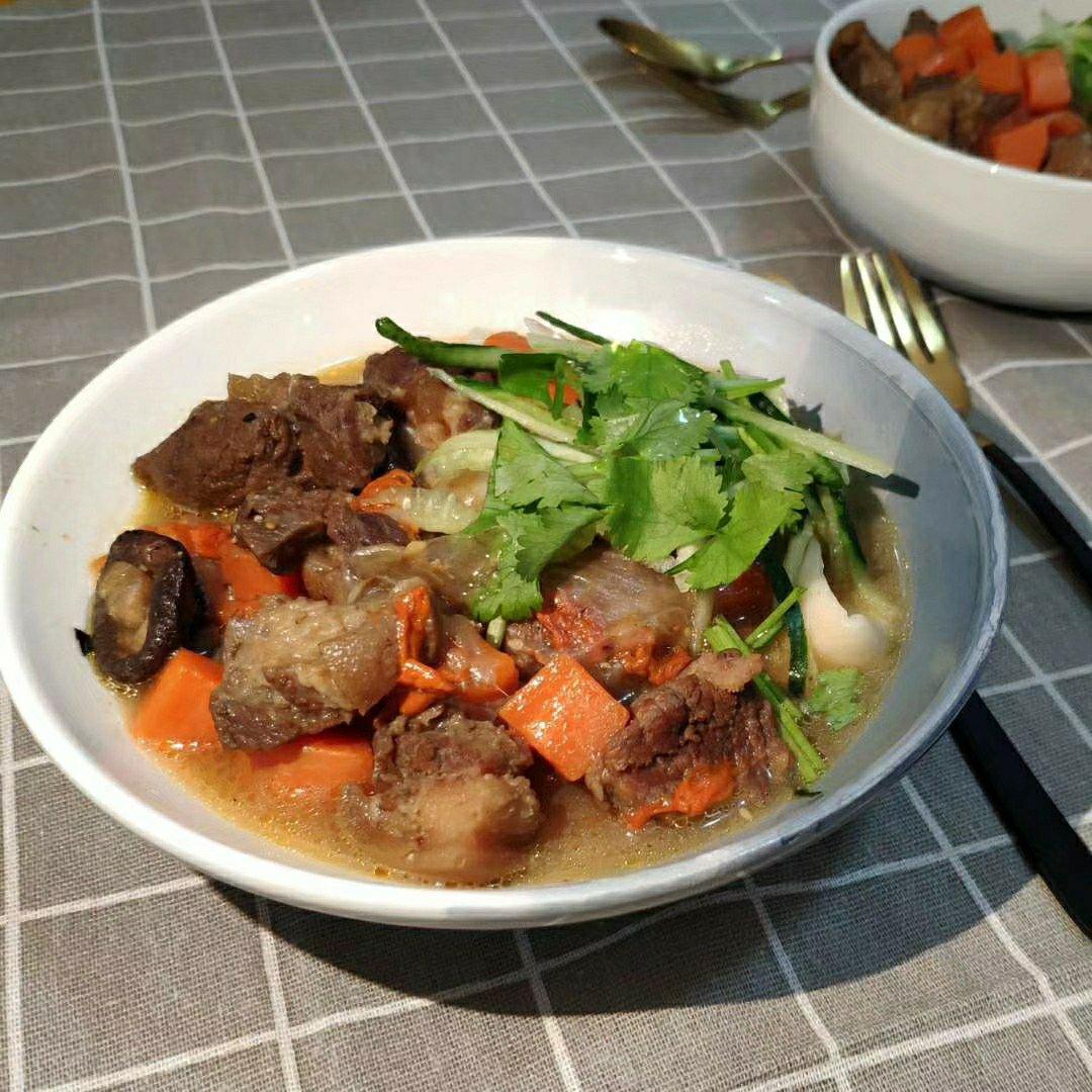 浓郁暖冬羊肉煲