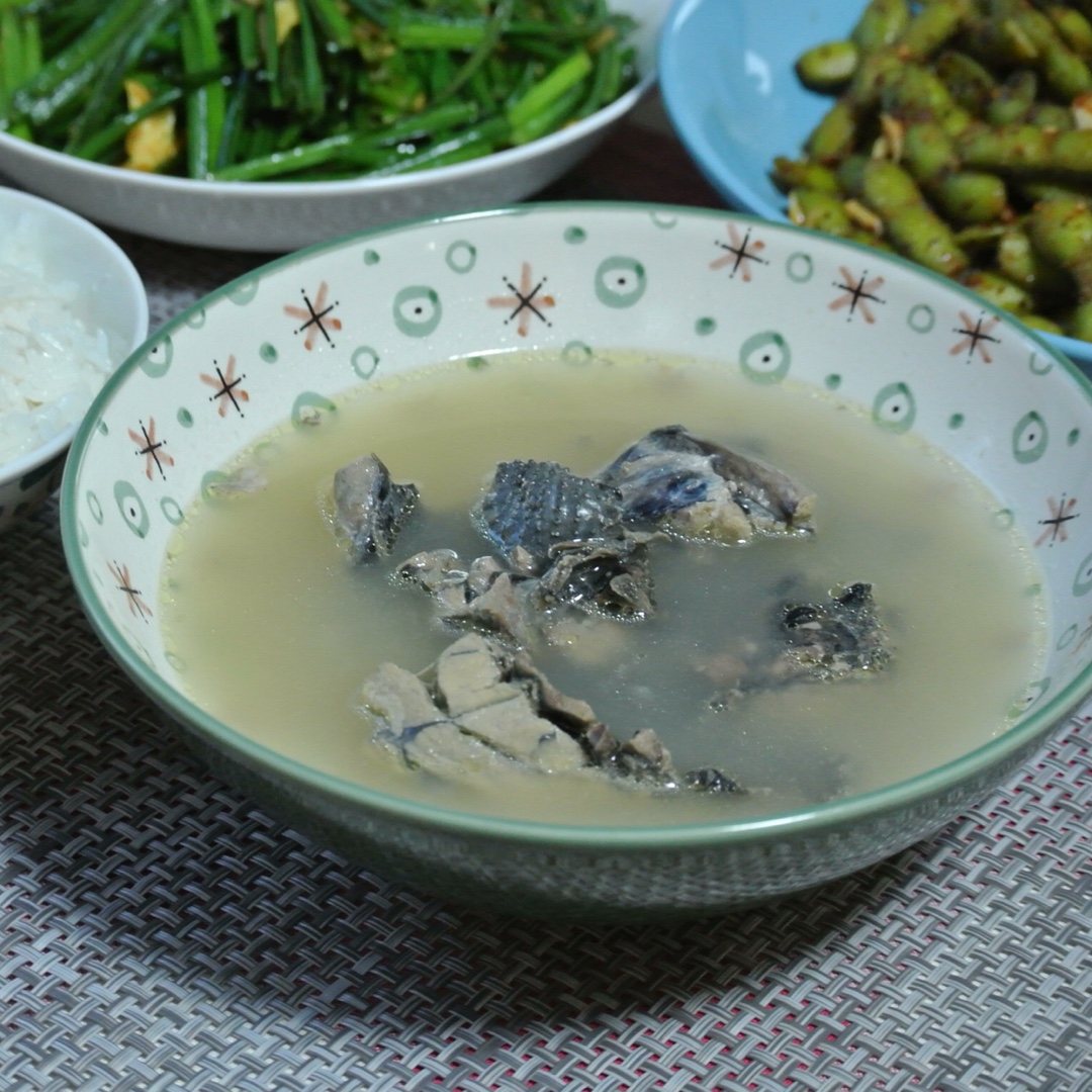 枸杞红枣乌鸡汤