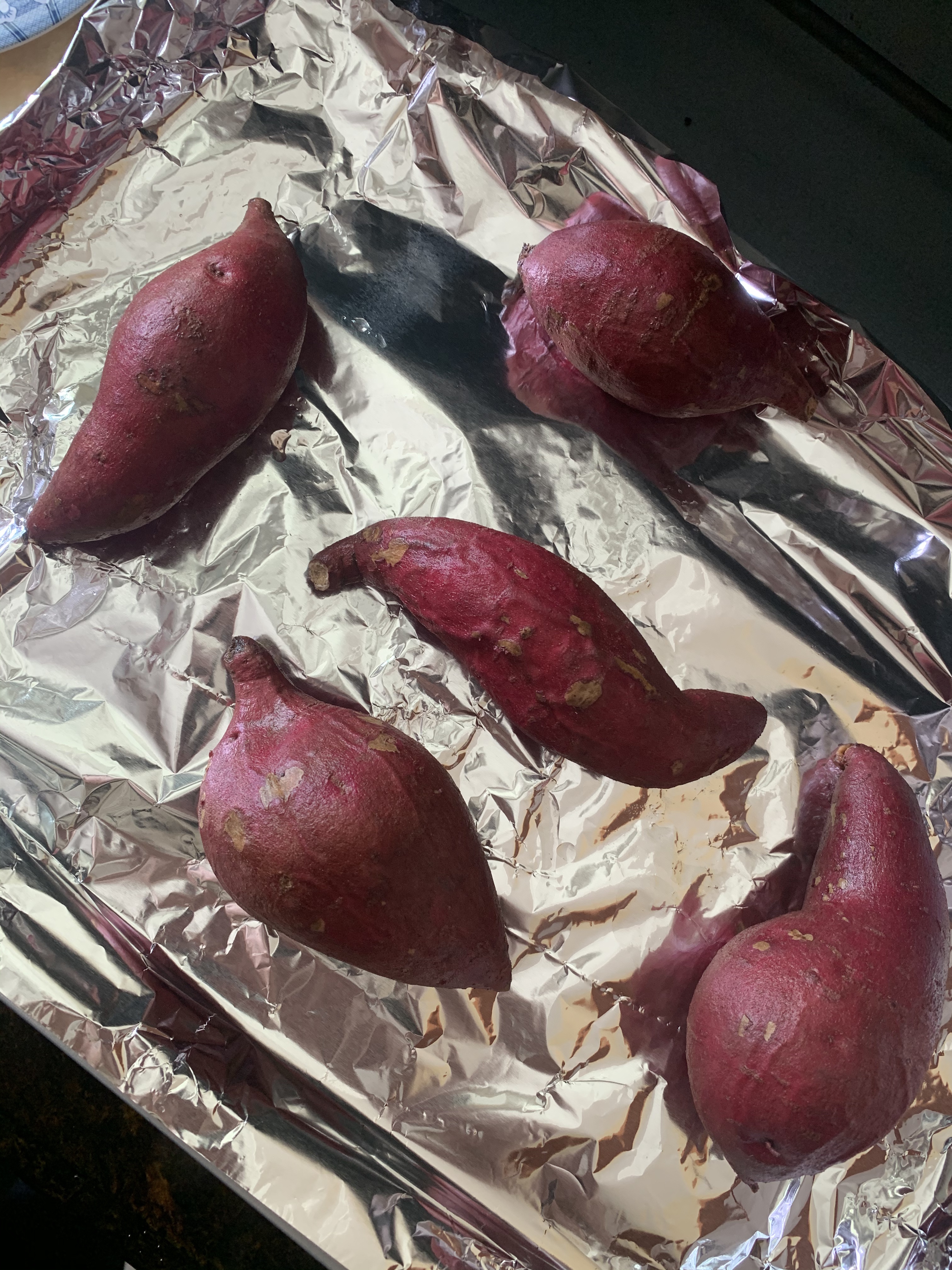 甜滋滋烤红薯🍠的做法 步骤1