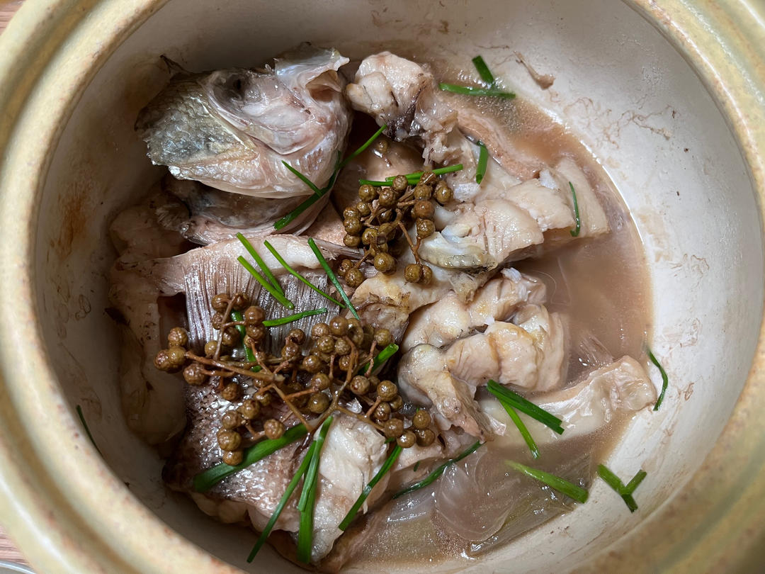鲜嫩豆腐鲈鱼煲