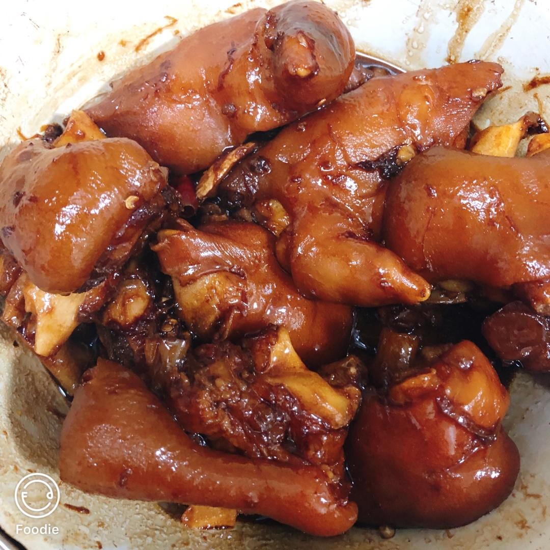 美味的家常菜：红烧猪蹄