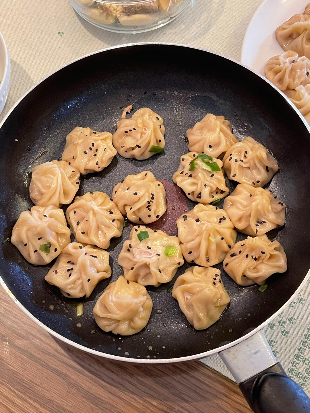拇指生煎包