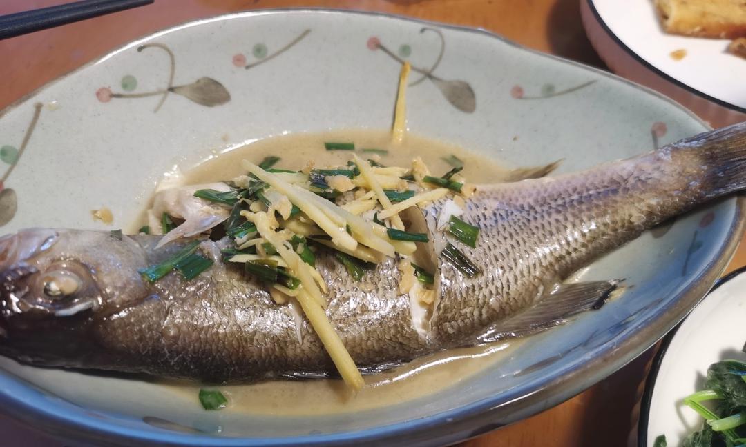 清蒸鲈鱼