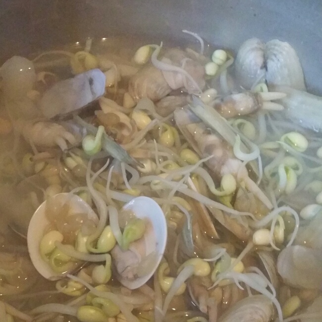 豆芽菜蛤蜊汤