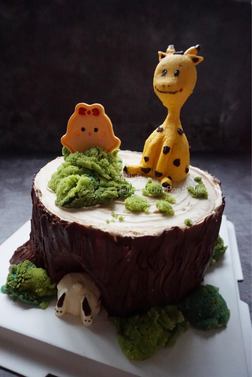 糖果瓢做的立体小动物树桩蛋糕