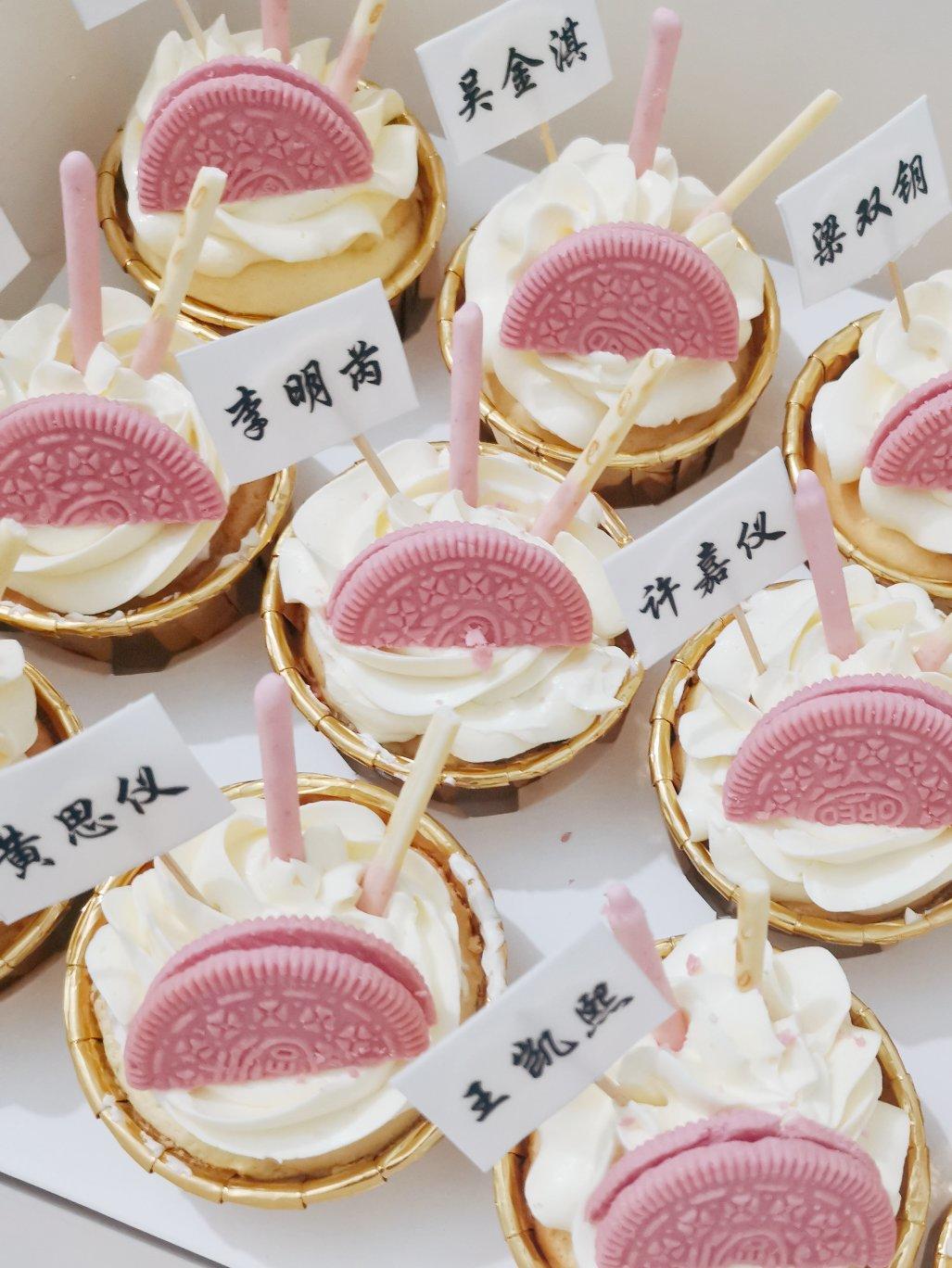 磕蛋糕的日子里……