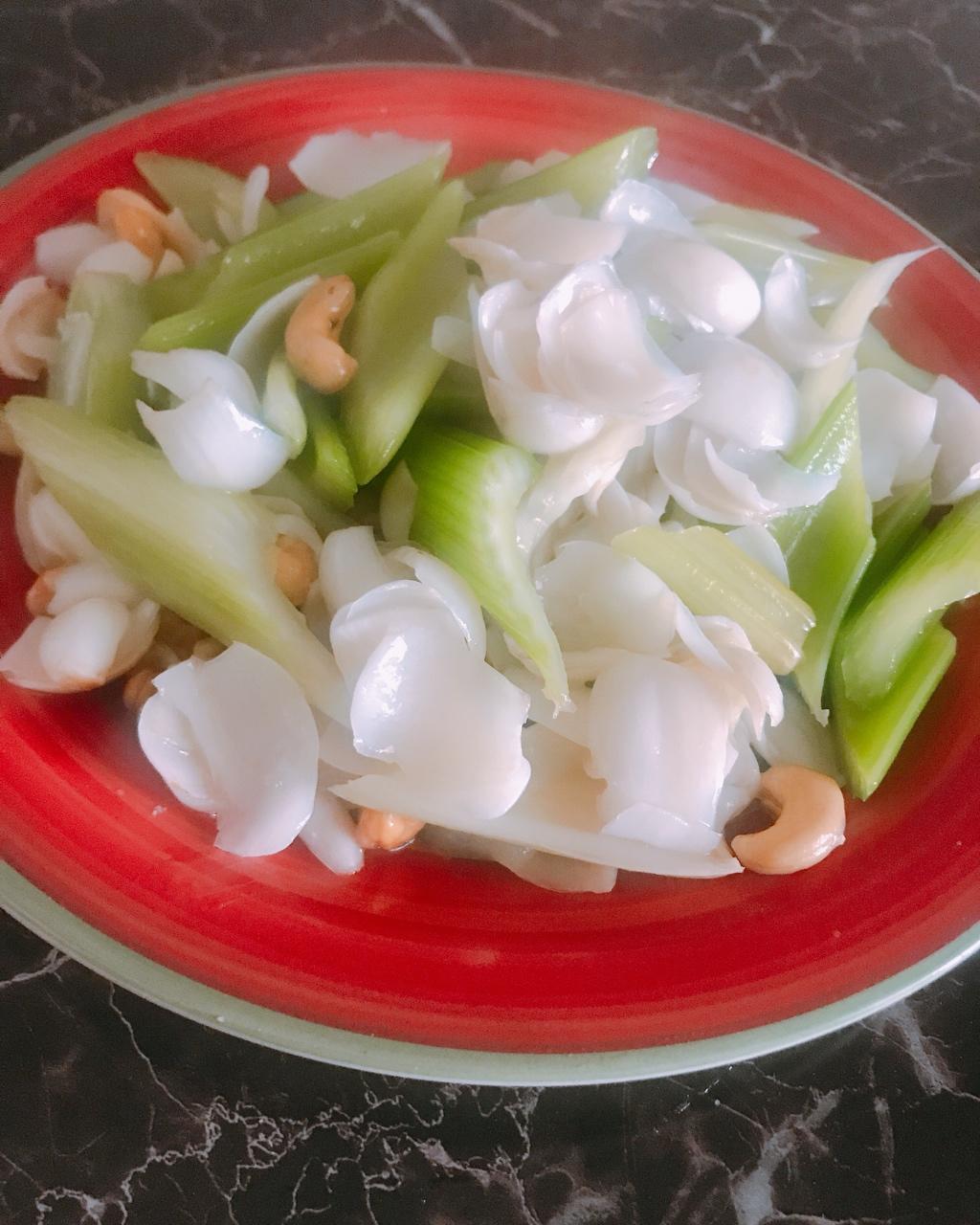 西芹炒百合怎样做到清爽又入味儿