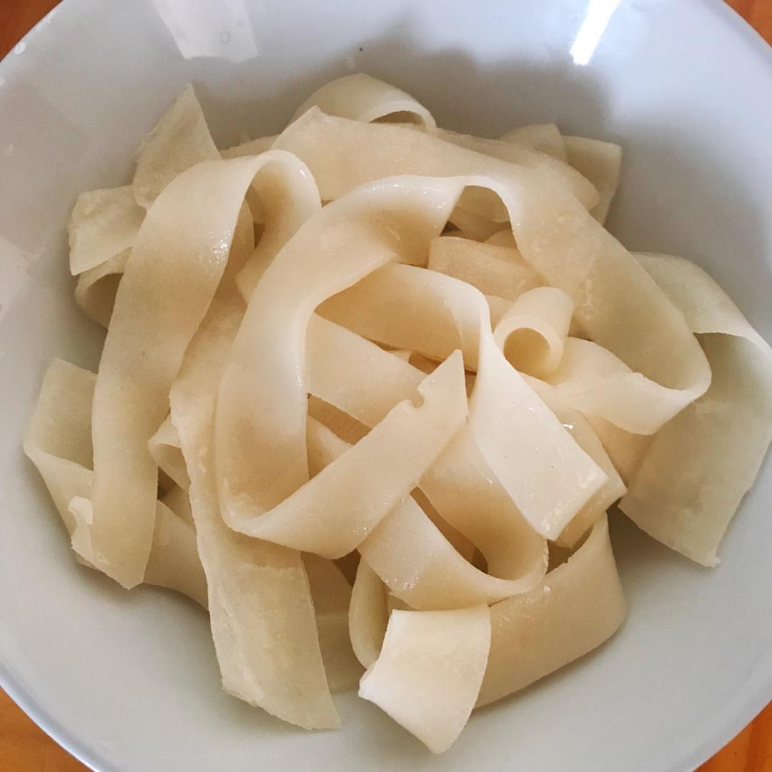 不用洗面，零失败的凉皮！信我😆好开心，终于找了又简单又成功的方法😃